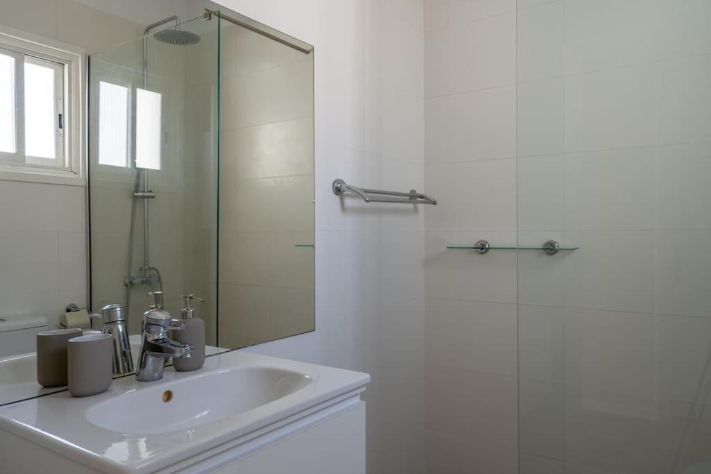 Cozy Nerina Cottage At Harbour Paphos ภายนอก รูปภาพ