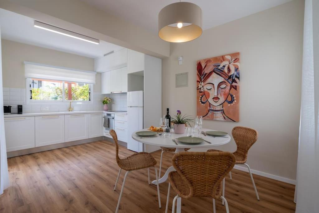 Cozy Nerina Cottage At Harbour Paphos ภายนอก รูปภาพ